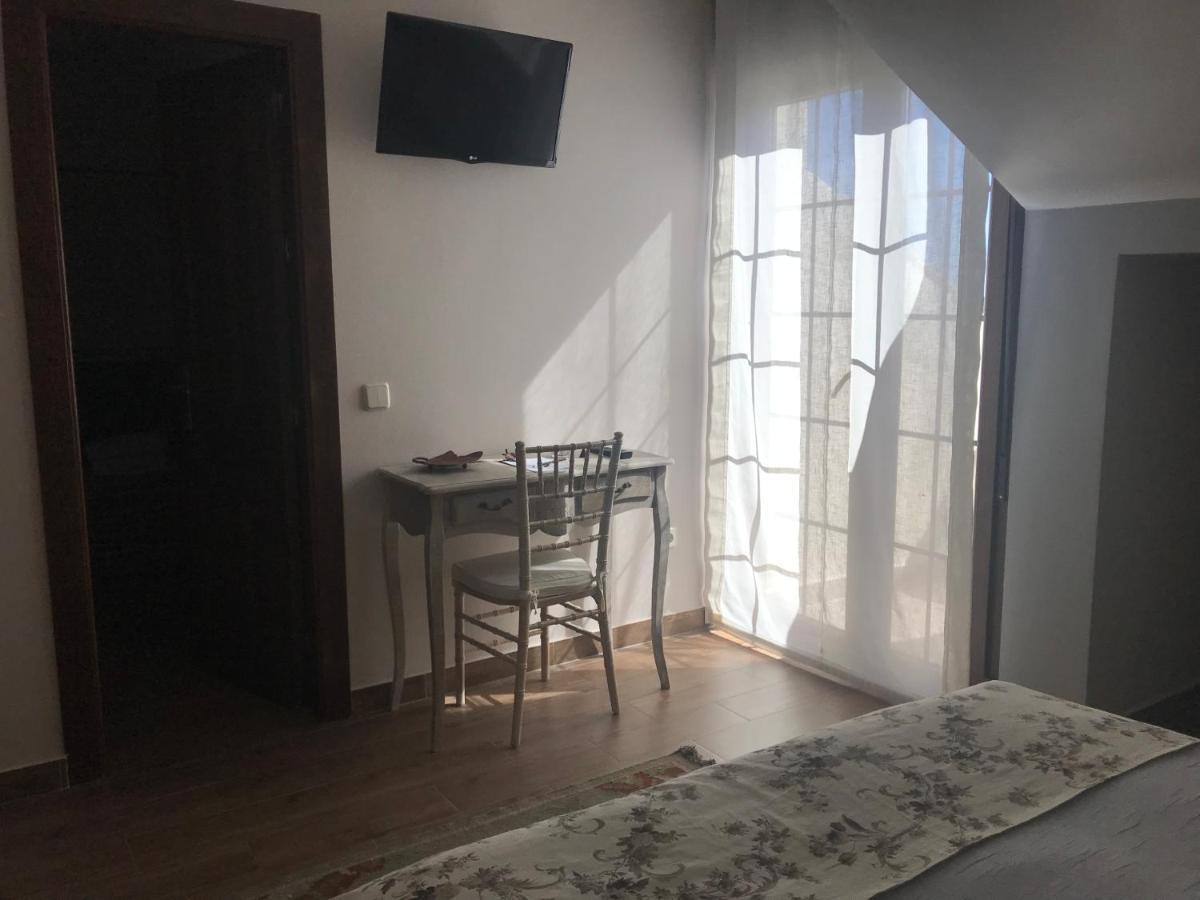 Albus Albi Guest House Colmenar del Arroyo Exterior photo