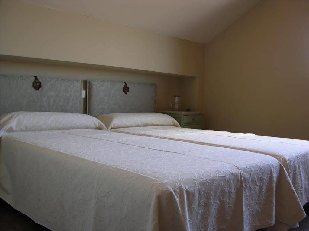 Albus Albi Guest House Colmenar del Arroyo Exterior photo