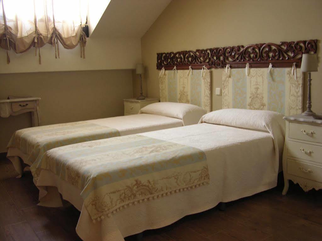 Albus Albi Guest House Colmenar del Arroyo Exterior photo